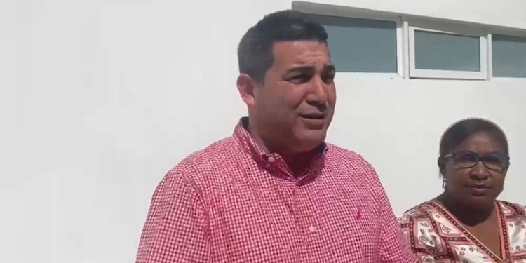 Director Regional de Salud supervisa trabajos de remodelación del Centro de Diagnóstico de Dajabón