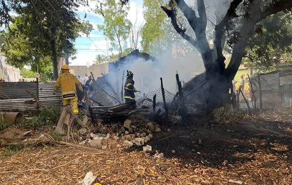 Incendio reduce a cenizas una vivienda en sector la Aviación de Dajabón 