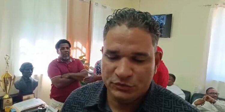 Alcaldía y comerciantes acuerdan construir cuartel de la policía municipal en el Mercado Fronterizo de Dajabón