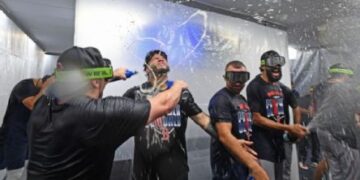 ¡Remontada histórica! Red Sox avanza a los playoffs de las GL