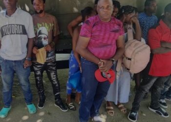 ERD detiene a “Bobolé” con 17 haitianos en estatus migratorio irregular en Monción. 