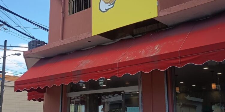 Migración interviene 12 «pica pollos» y comedores chinos en el Gran Santo Domingo
