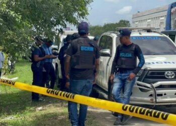 Tres hombres mueren tras supuestos enfrentamientos a tiros con agentes policiales en Santiago y Vásquez