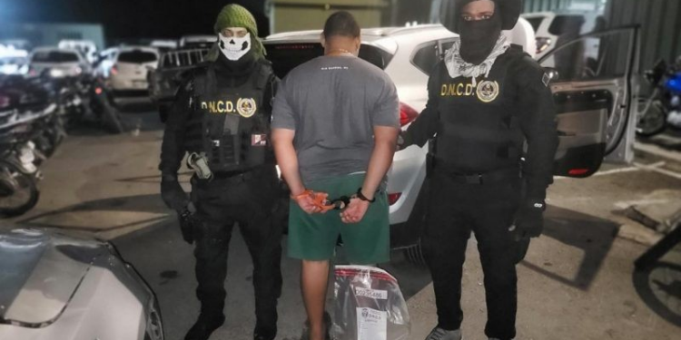 Decomisan 595 paquetes de cocaína y detienen a tres personas en Bani