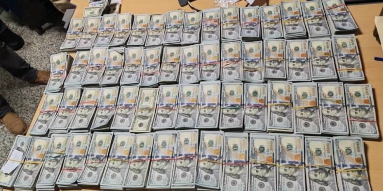 DGA decomisa en AILA US$600 mil y miles pesos colombianos