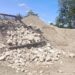 Medio Ambiente apresa a un hombre y retiene equipo pesado por extracción ilegal de materiales en Puerto Plata