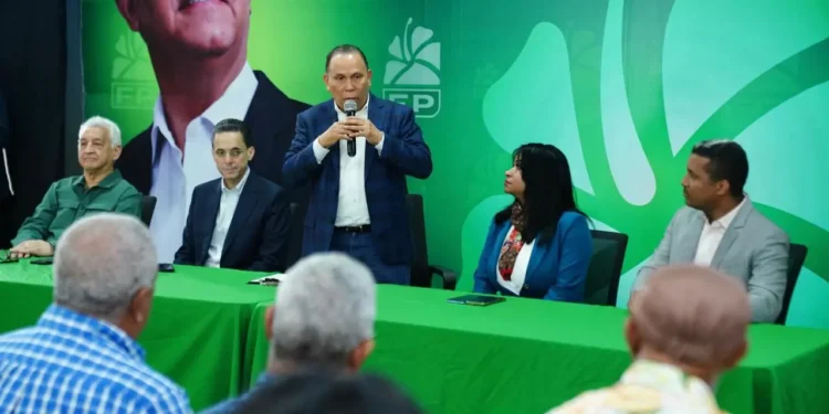 Radhamés Jiménez lamenta falta de atención del Gobierno a la diáspora