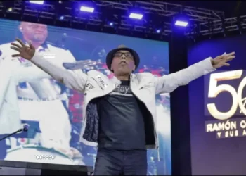 Ramón Orlando agradece a Abinader tras show con 70 artistas en el Olímpico