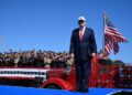 Trump dice EU tiene fuerza que «ningún fuego puede consumir»