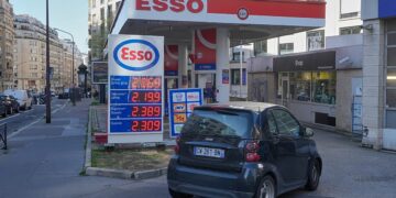 Unión Europea registra precios récord de la gasolina y el diésel