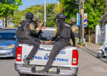 DGM despliega operativos de interdicción en la frontera y registra este domingo 302 deportaciones por Dajabón