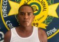 Se entrega hombre acusado de amenazar de muerte al director de una escuela en Barahona