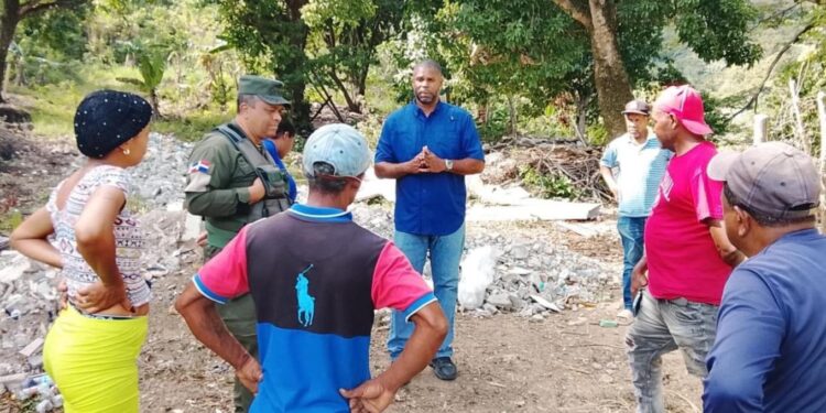 Autoridades de Medio Ambiente impiden intento de ocupación de terrenos en la falda de la Loma Isabel de Torres