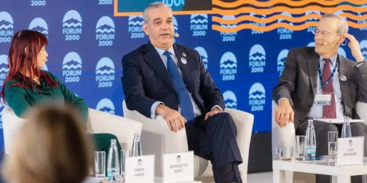 Abinader en Praga rechaza el continuismo presidencial