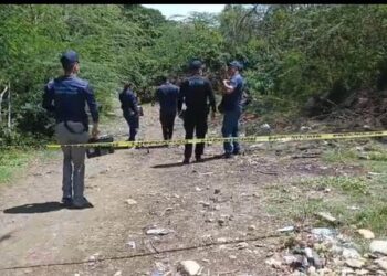 Buscan a adolescente de 14 años que se lanzó al Yaque del Norte mientras huía de un hombre