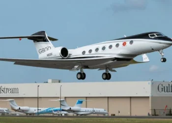 Avión desaparecido frente a EEUU se desplomó 12,000 pies antes de perder la señal