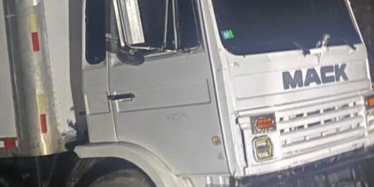 ERD atrapa Camión Cargado de cigarrillos en Cañongo Dajabón
