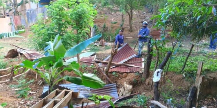 Medio Ambiente derriba casuchas construidas en áreas protegidas de Puerto Plata