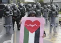 Centenares protestan en Bogotá por relación de Colombia con Israel