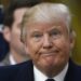 Aprobación Trump se desploma a días elecciones medio término