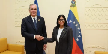 Abinader y Delcy Rodríguez se reúnen en Roma