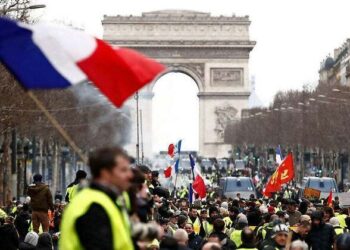 FRANCIA: Más de 500,000 se manifiestan contra el Gobierno