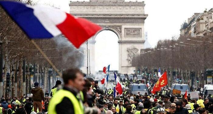 FRANCIA: Más de 500,000 se manifiestan contra el Gobierno