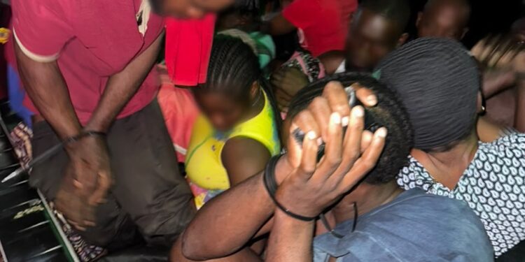 Franja fronteriza concentra 479 detenciones durante jornada migratoria de este jueves; DGM reporta 1,173 a nivel nacional