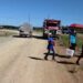 Comunidad de Santiago Rodríguez protestan contra empresa energética EGHI por lentitud en trabajo proyecto de viviendas