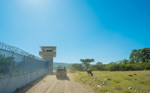 RD ampliará vigilancia frontera con nuevo muro en Manzanillo
