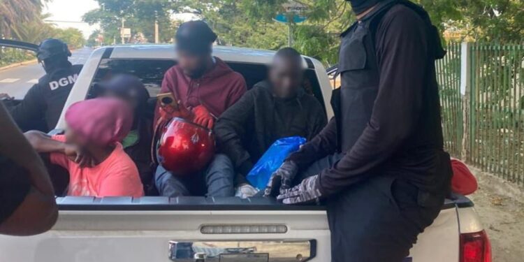 Migración reporta 1,140 extranjeros detenidos;  524 en el Norte, 400 en el Sur y 216 el Este