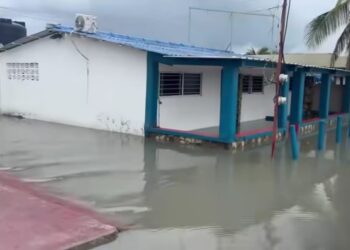 Fuentes oleajes afecta costa turística de Montecristi