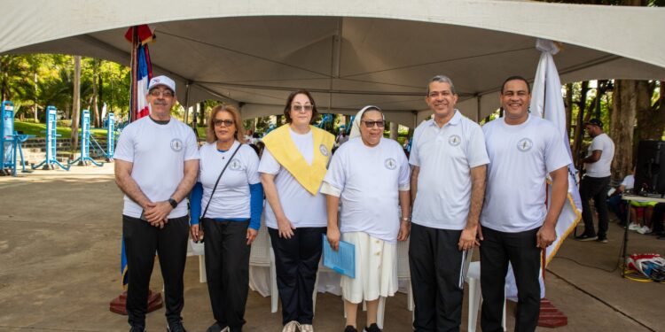 Monseñor Morel Diplán cierra Caminata Un Paso por la Salud Mental; la semana conmemorativa impacta más de 280 mil personas