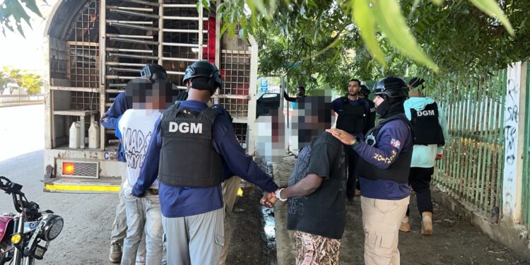 Pese a lluvias, Migración deportó 884 extranjeros indocumentados
