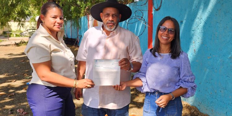 Alcaldía de Dajabón entrega RD$200,000 al Comité de Fiestas Patronales