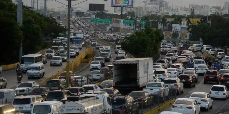 6.7M de personas se desplazan por el Gran Santo Domingo, según el Intrant